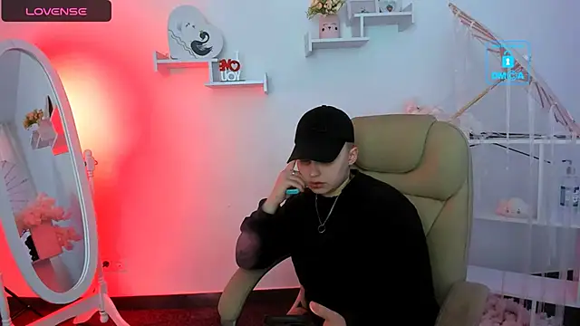 Snapshot of Dolly__Queen_ chatting on 02.26.25 Dolly Queen online show from 02.26.25