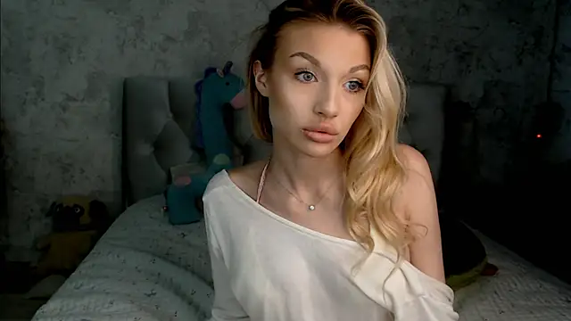 Ella Milla online show from 07.09.26