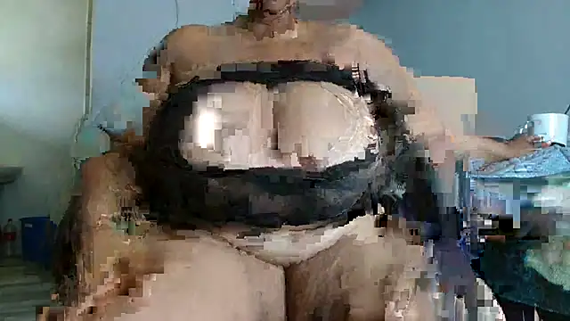 Hugetittiesxx2 online show from 12.17.25