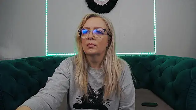 IvanaCharm online show from 02.17.26