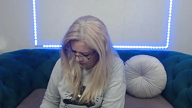Snapshot of IvanaCharm chatting on 04.29.26 IvanaCharm online show from 04.29.26