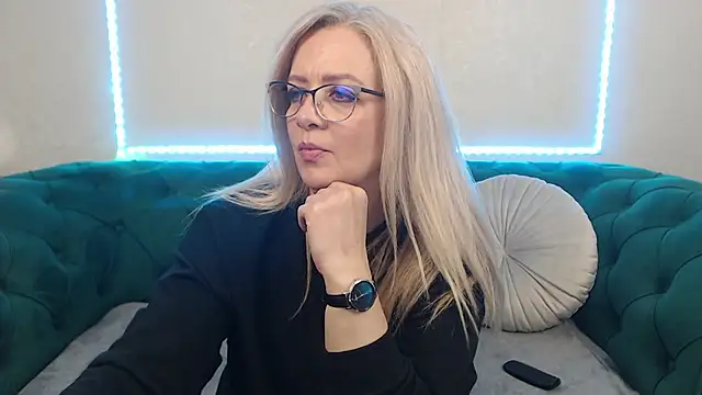 Snapshot of IvanaCharm chatting on 05.15.26 IvanaCharm online show from 05.15.26