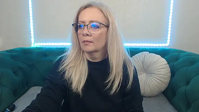 Snapshot of IvanaCharm chatting on 05.19.26 IvanaCharm online show from 05.19.26