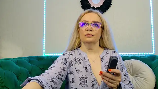 Snapshot of IvanaCharm chatting on 05.28.26 IvanaCharm online show from 05.28.26
