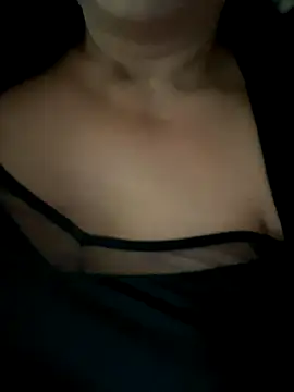 Snapshot of luna_14 chatting on 10.13.25 luna 14 online show from 10.13.25