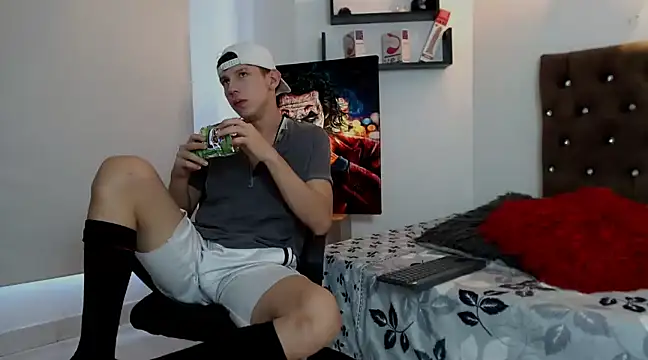 flowers18 online show from 01.22.25