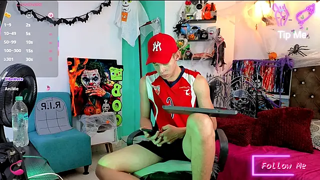 flowers18 online show from 10.15.25