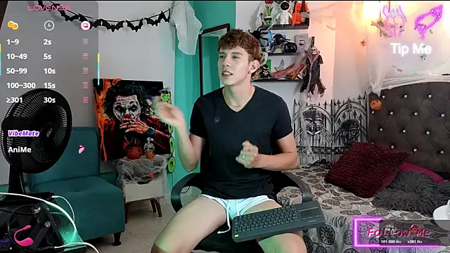 flowers18 online show from 10.26.25