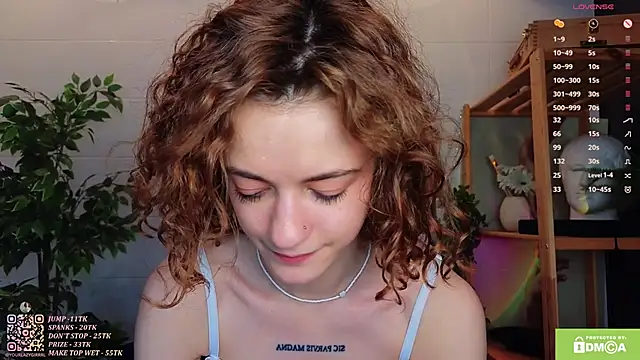 Snapshot of Curly_Moon chatting on 03.01.25 Curly Moon online show from 03.01.25