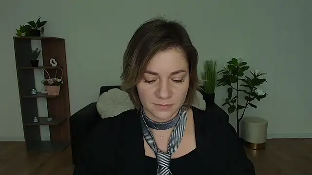 Snapshot of MariaSttone chatting on 12.10.24 MariaSttone online show from 12.10.24