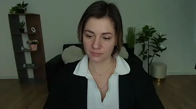 Snapshot of MariaSttone chatting on 12.15.24 MariaSttone online show from 12.15.24