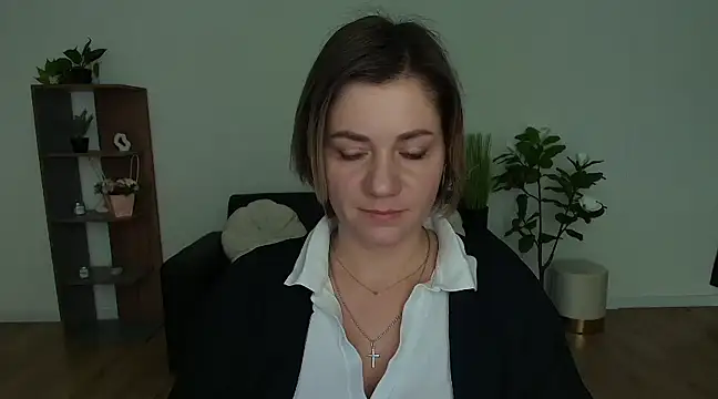 Snapshot of MariaSttone chatting on 12.15.24 MariaSttone online show from 12.15.24