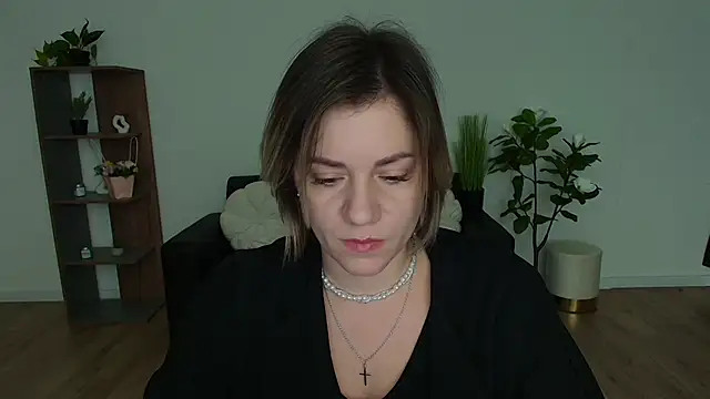 Snapshot of MariaSttone chatting on 12.16.24 MariaSttone online show from 12.16.24
