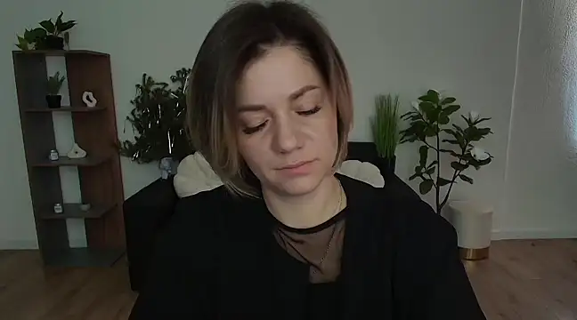 Snapshot of MariaSttone chatting on 01.04.25 MariaSttone online show from 01.04.25