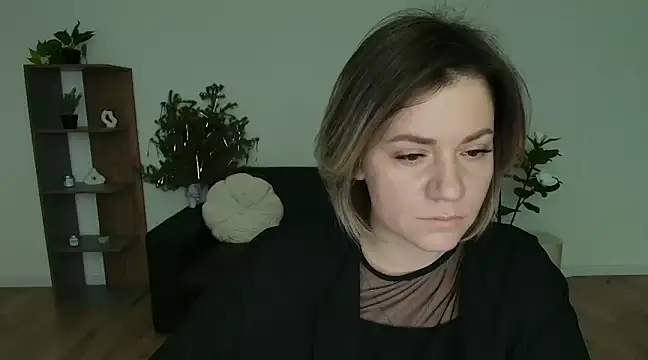 Snapshot of MariaSttone chatting on 01.04.25 MariaSttone online show from 01.04.25