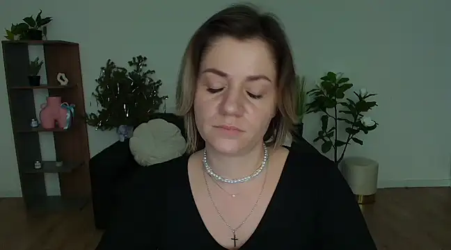 Snapshot of MariaSttone chatting on 01.10.25 MariaSttone online show from 01.10.25