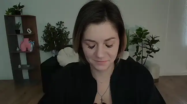 Snapshot of MariaSttone chatting on 01.12.25 MariaSttone online show from 01.12.25