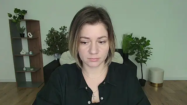 Snapshot of MariaSttone chatting on 01.21.25 MariaSttone online show from 01.21.25