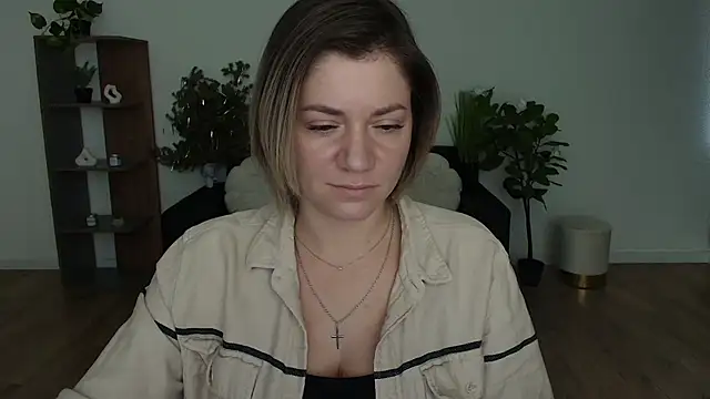Snapshot of MariaSttone chatting on 01.26.25 MariaSttone online show from 01.26.25