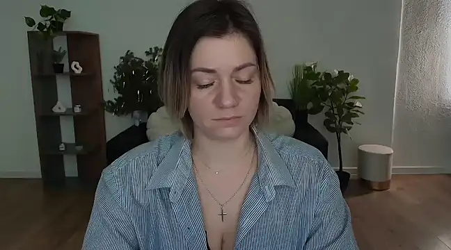Snapshot of MariaSttone chatting on 01.29.25 MariaSttone online show from 01.29.25