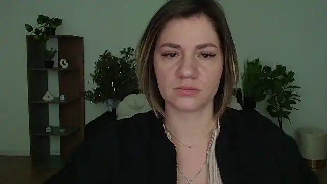Snapshot of MariaSttone chatting on 02.11.25 MariaSttone online show from 02.11.25