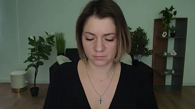 Snapshot of MariaSttone chatting on 02.17.25 MariaSttone online show from 02.17.25