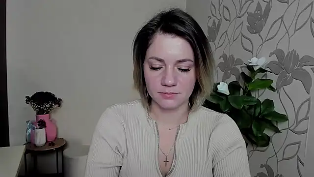 Snapshot of MariaSttone chatting on 02.18.25 MariaSttone online show from 02.18.25