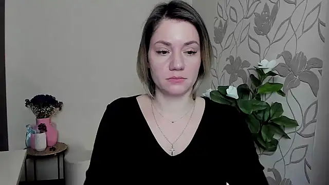 Snapshot of MariaSttone chatting on 02.19.25 MariaSttone online show from 02.19.25