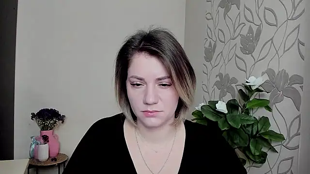 Snapshot of MariaSttone chatting on 02.22.25 MariaSttone online show from 02.22.25