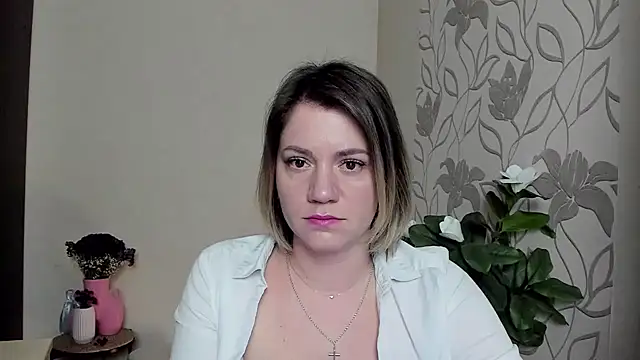 Snapshot of MariaSttone chatting on 02.25.25 MariaSttone online show from 02.25.25