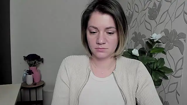 Snapshot of MariaSttone chatting on 02.28.25 MariaSttone online show from 02.28.25