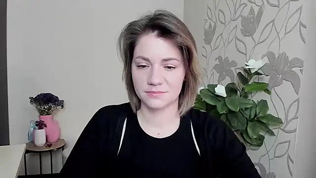 Snapshot of MariaSttone chatting on 03.06.25 MariaSttone online show from 03.06.25