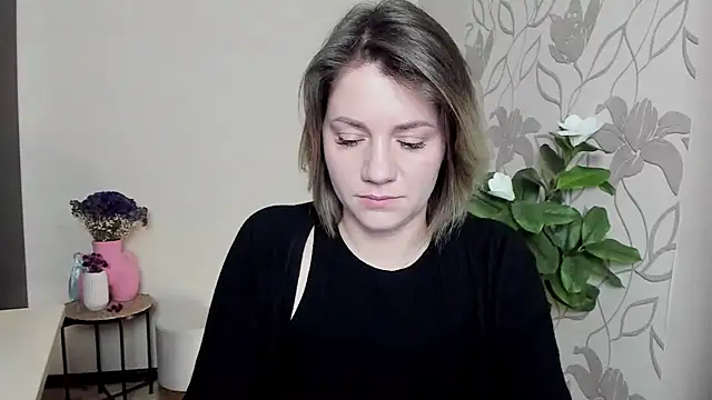 Snapshot of MariaSttone chatting on 03.06.25 MariaSttone online show from 03.06.25