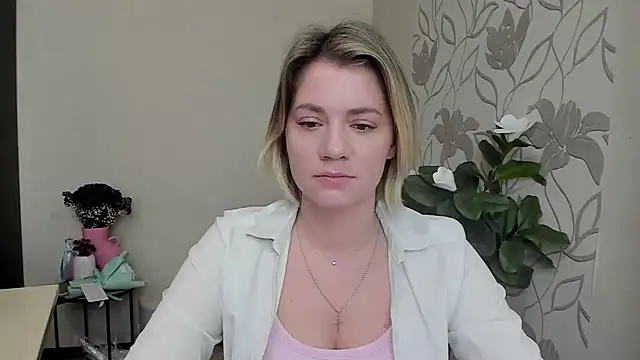 Snapshot of MariaSttone chatting on 03.12.25 MariaSttone online show from 03.12.25