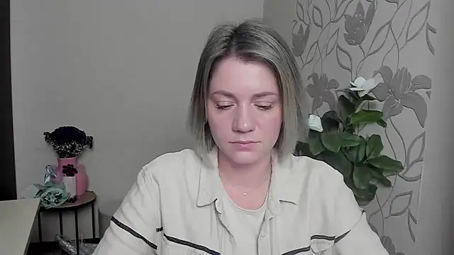 Snapshot of MariaSttone chatting on 03.13.25 MariaSttone online show from 03.13.25