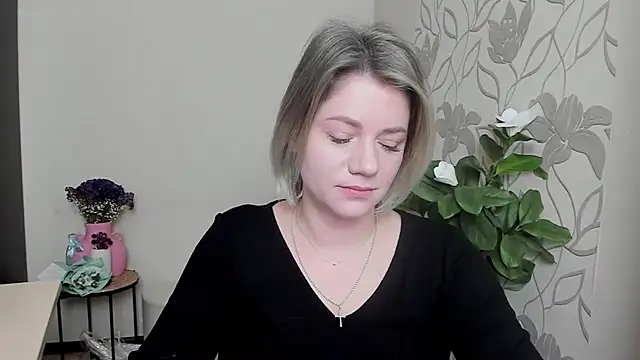 Snapshot of MariaSttone chatting on 03.14.25 MariaSttone online show from 03.14.25