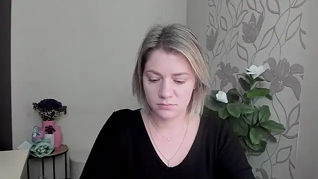 Snapshot of MariaSttone chatting on 03.14.25 MariaSttone online show from 03.14.25