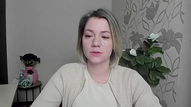 Snapshot of MariaSttone chatting on 03.17.25 MariaSttone online show from 03.17.25