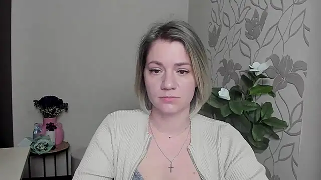 Snapshot of MariaSttone chatting on 03.17.25 MariaSttone online show from 03.17.25