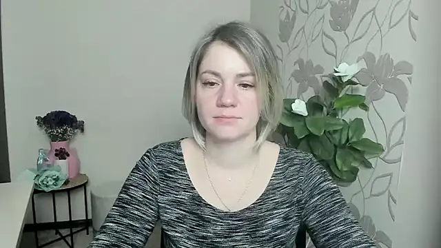 Snapshot of MariaSttone chatting on 03.18.25 MariaSttone online show from 03.18.25