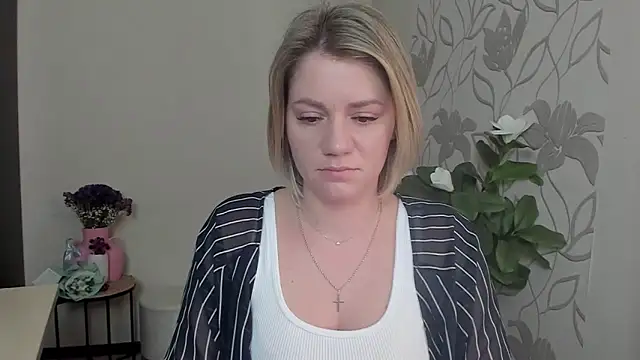 Snapshot of MariaSttone chatting on 03.21.25 MariaSttone online show from 03.21.25