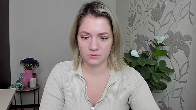 Snapshot of MariaSttone chatting on 10.15.25 MariaSttone online show from 10.15.25