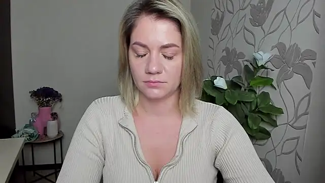 Snapshot of MariaSttone chatting on 10.15.25 MariaSttone online show from 10.15.25