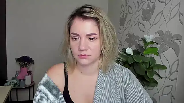 MariaSttone online show from 10.27.25