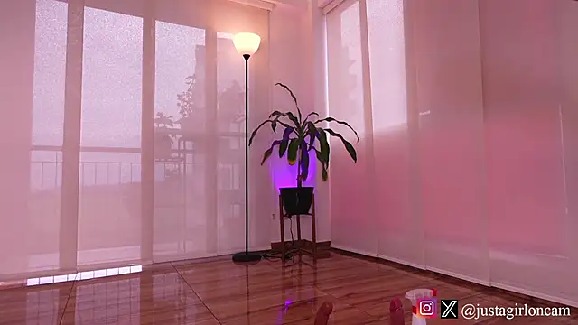 nicollefiorett online show from 02.13.25