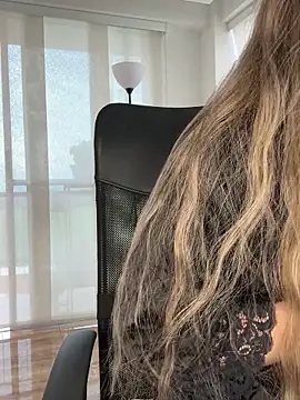 nicollefiorett online show from 09.11.25