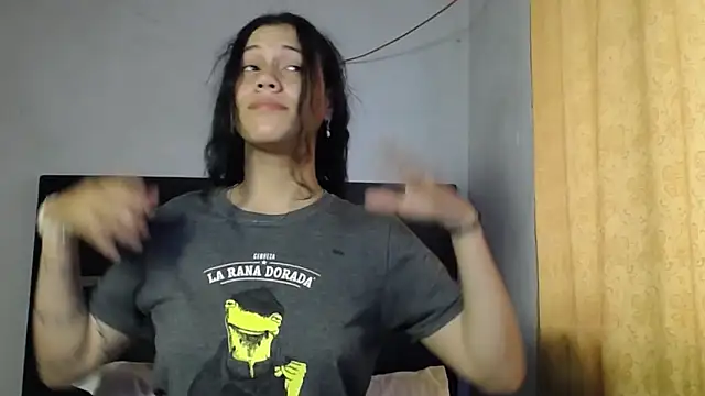 Snapshot of realshy-Stepsis chatting on 04.28.26 realshy-Stepsis online show from 04.28.26