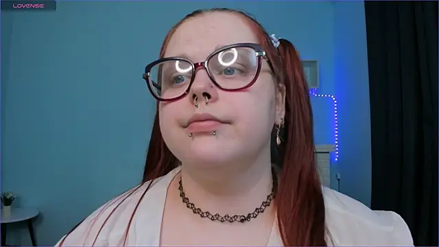 Snapshot of Crow_Diam0nd chatting on 12.02.24 Crow Diam0nd online show from 12.02.24