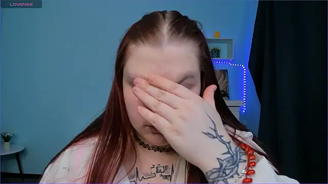 Snapshot of Crow_Diam0nd chatting on 12.08.24 Crow Diam0nd online show from 12.08.24