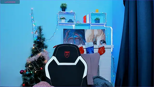 Snapshot of Crow_Diam0nd chatting on 12.30.24 Crow Diam0nd online show from 12.30.24